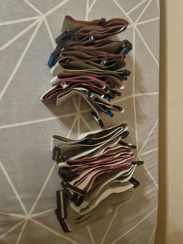 Другие компьютерные комплектующие - IDE шлейфы, цена за все - Вся Беларусь - Фото 2 IDE шлейфы, цена за все - Вся Беларусь - 229207 - Доска объявлений Kupika.by - Фото 2