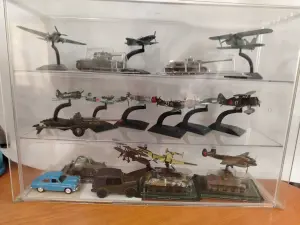 Стеллаж-витрина для моделей DeAgostini.