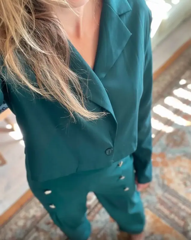 Женские костюмы, пиджаки - Жакет пиджак укороченный - Вся Беларусь - Фото 2 Жакет пиджак укороченный - Вся Беларусь - 230225 - Доска объявлений Kupika.by - Фото 2