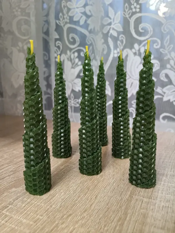 Свечи-елочки из натуральной вощины