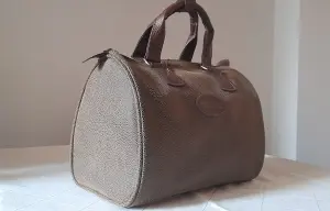 Сумка Alberto Bruni и шёлковый платок в тон