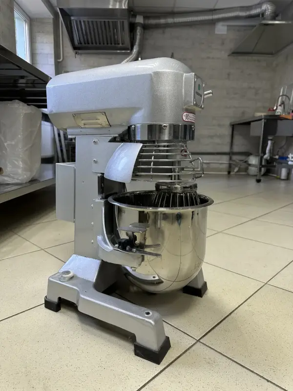 Миксер планетарный HURACAN