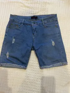 Шорты джинсовые