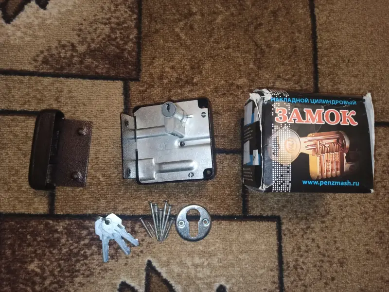 Замок накладной