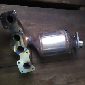 Коллектор-катализатор: LOGAN 2, STEPWAY, DOKKER 2 ( 8201145355, 208A03629R )