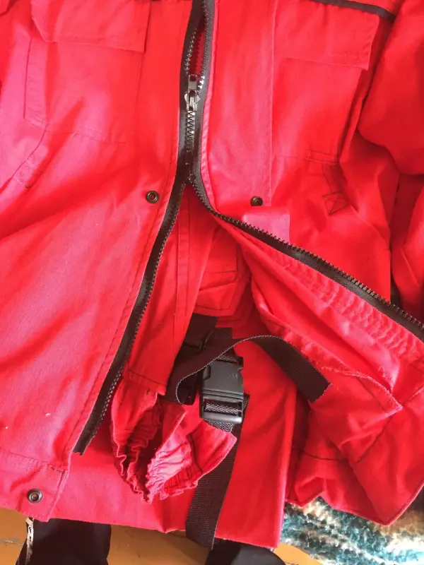 Комбинезон и кепка