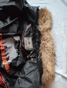 Куртка пуховик зимний утепленный глянцевый..