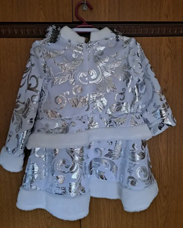 Карнавальные костюмы - Костюм Снегурочки на замочке, размер 116 - Вся Беларусь - Фото 3 Костюм Снегурочки на замочке, размер 116 - Вся Беларусь - 230054 - Доска объявлений Kupika.by - Фото 3