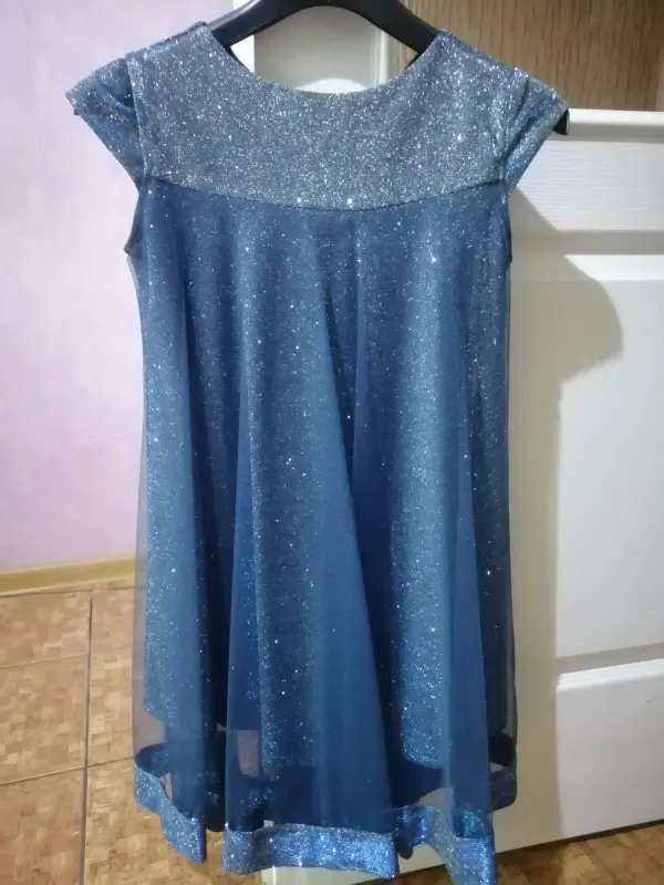 Платье нарядное, 134-140 рост