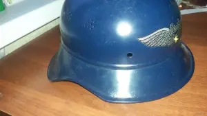 Каска немецкая, оригинальная, в родном цвете!