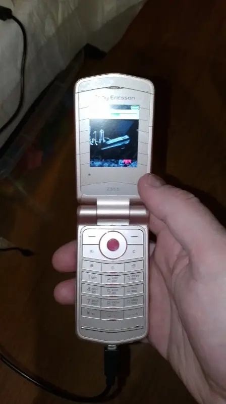 Мобильные телефоны - Sony Ericsson Z555i - Вся Беларусь - Фото 2 Sony Ericsson Z555i - Вся Беларусь - 229629 - Доска объявлений Kupika.by - Фото 2