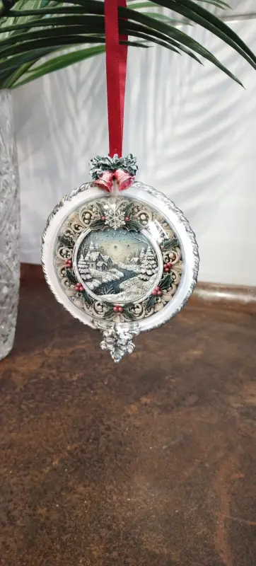 Новогодние игрушки