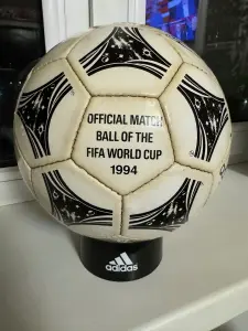 Футбольный мяч