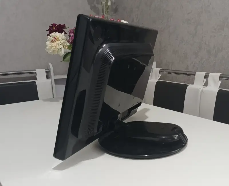 Монитор LG Flatron L197 WH