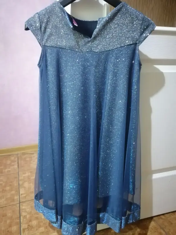 Платье нарядное, 134-140 рост