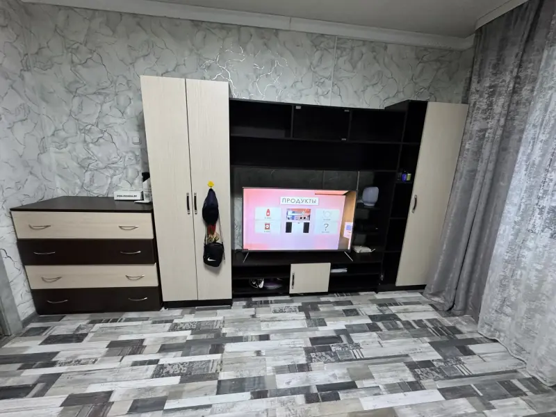 Стенка +комод+стол