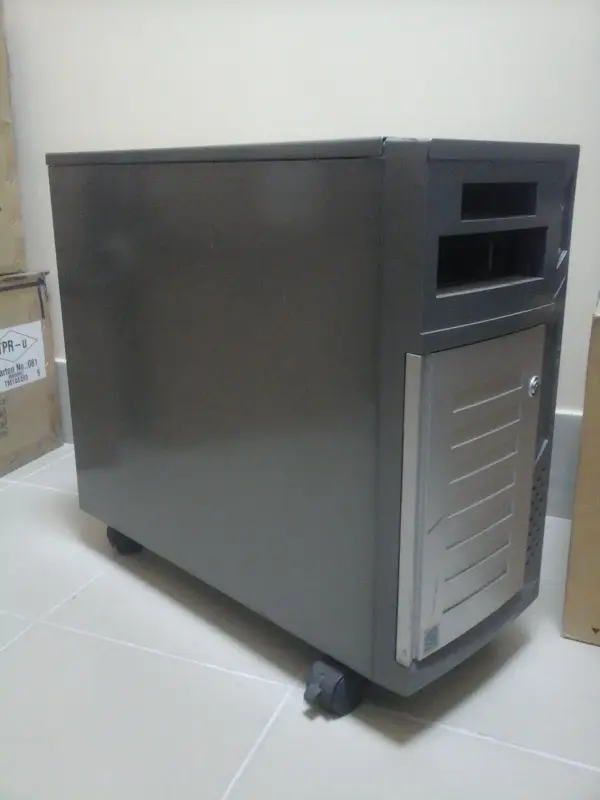 Корпус б/у для сервера на колесах Tower 350W