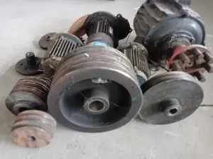 Электродвигателя, шкивы, звёздочки бу.