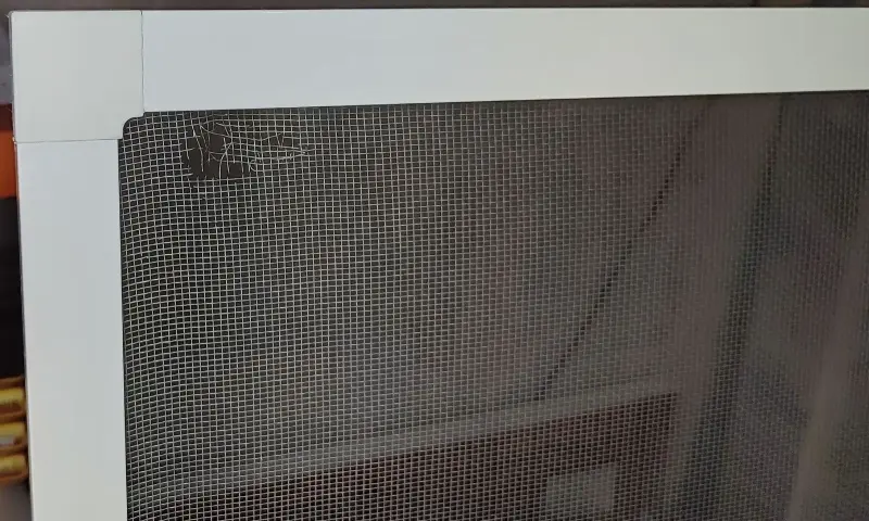 Сетка москитная 1315-585мм в сборе