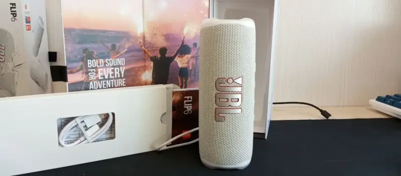 Беспроводная колонка JBL Flip 6 (белый)