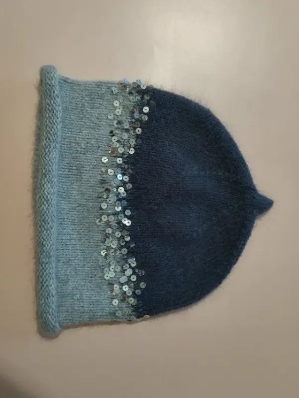 Шапочка Пипо с королевскими пайетками