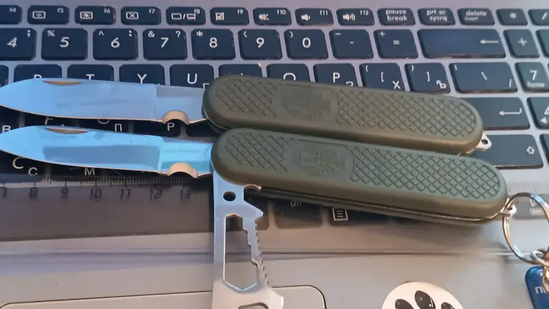 Нож складной солдатский Испания, герб. Продам!