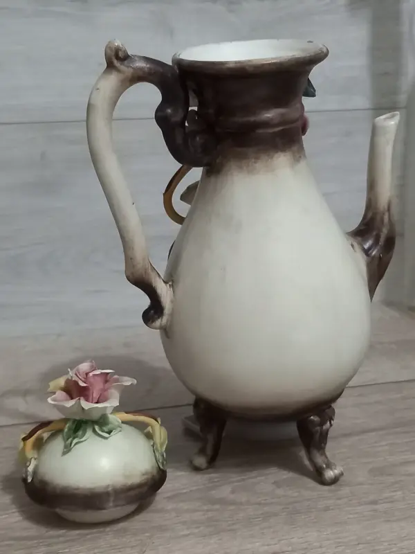 Винтажный чайник ваза