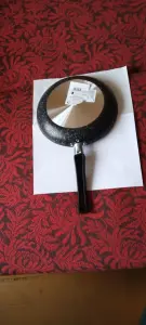 Сковороды разные диаметром 24 и 26 см