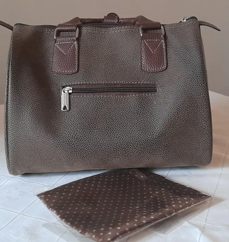 Сумка Alberto Bruni и шёлковый платок в тон