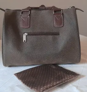 Сумка Alberto Bruni и шёлковый платок в тон