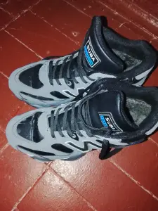 Кроссовки N