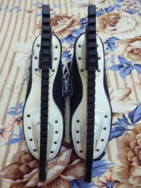 Хоккейные коньки Bauer «IMPACT 100»