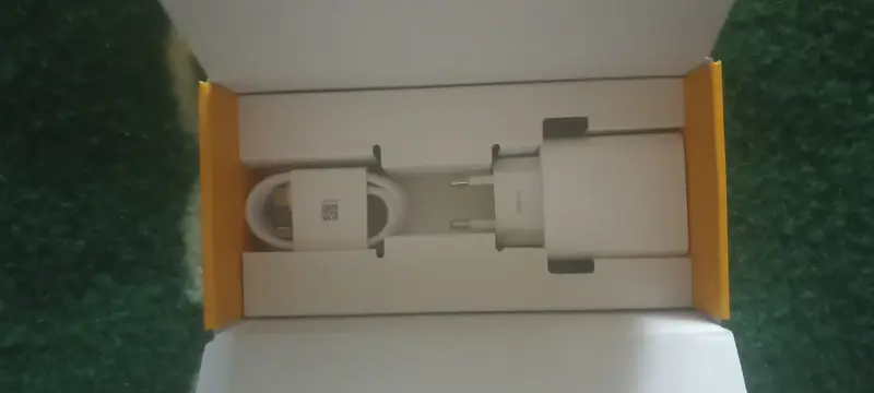 Мобильный телефон