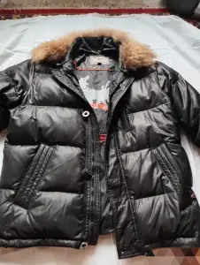 Куртка пуховик зимний утепленный глянцевый..