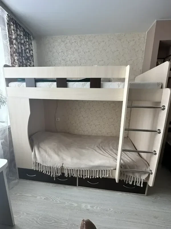 Кровать двухъярусная