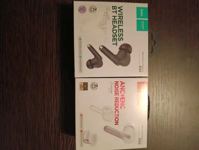 Наушники спортивные, водонепроницаемые.