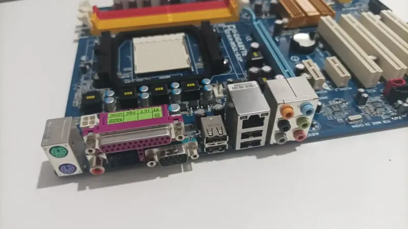 Материнская плата  Gigabyte GA-M52L-S3P (Socket AM2+) - Вся Беларусь - 231162 - Доска объявлений Kupika.by - Фото 2