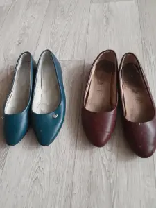 Продаюбалетки цвет морской волны ,бордовые ,(одеты были при примерки)