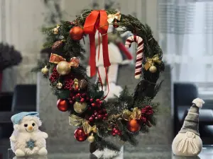 Новогодний венок ручной работы