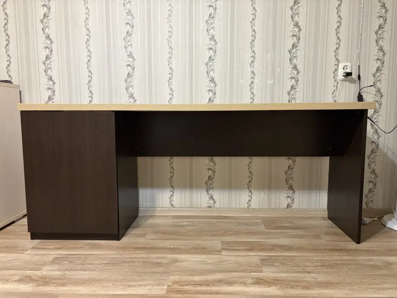 Письменный стол