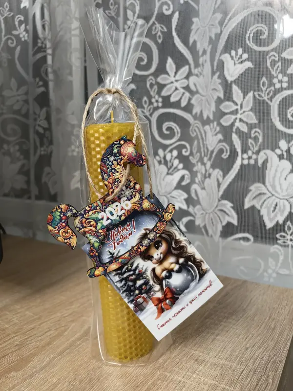 Свеча подарочная из вощины