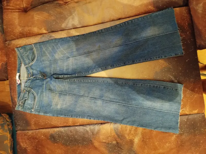 Джинсы- клеш