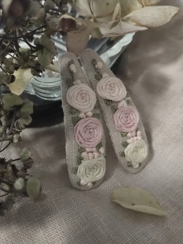 Детские аксессуары - Аксессуары для волос с вышивкой, именная вышивка(заколки, резинки) - Вся Беларусь - Фото 3 Аксессуары для волос с вышивкой, именная вышивка(заколки, резинки) - Вся Беларусь - 229215 - Доска объявлений Kupika.by - Фото 3