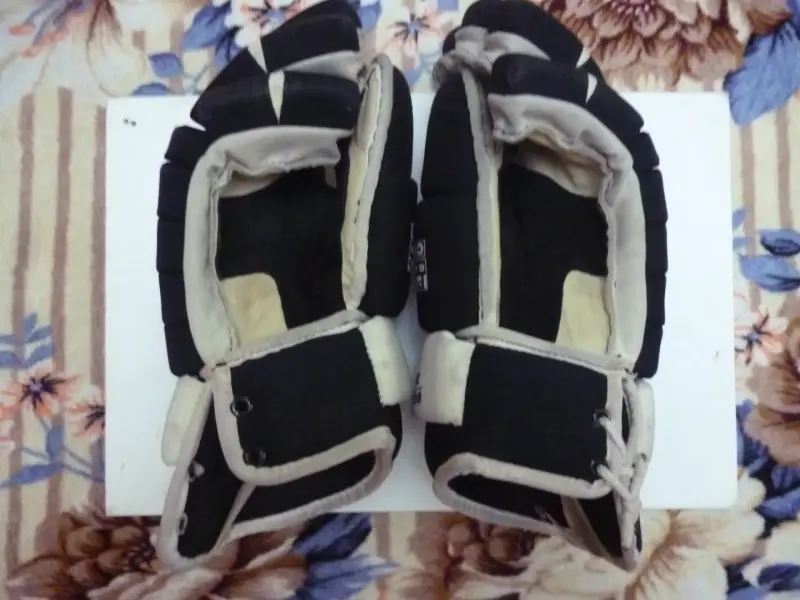 Перчатки хоккейные CCM PRO GARD ULTRA 100