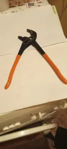 Плоскогубцы-кусачки и пассатижи переставные новые