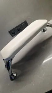 Маникюрная подставка