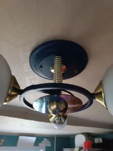 Люстра потолочная 3 плафона без 1 плафона или на запчасти