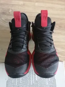 Кроссовки Nike LeBron Witness 4