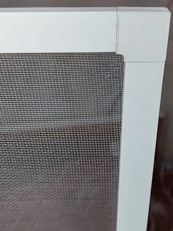 Сетка москитная 1315-590мм в сборе