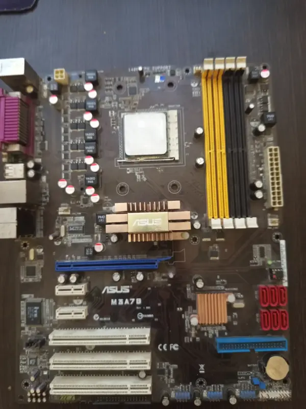 Материнская плата